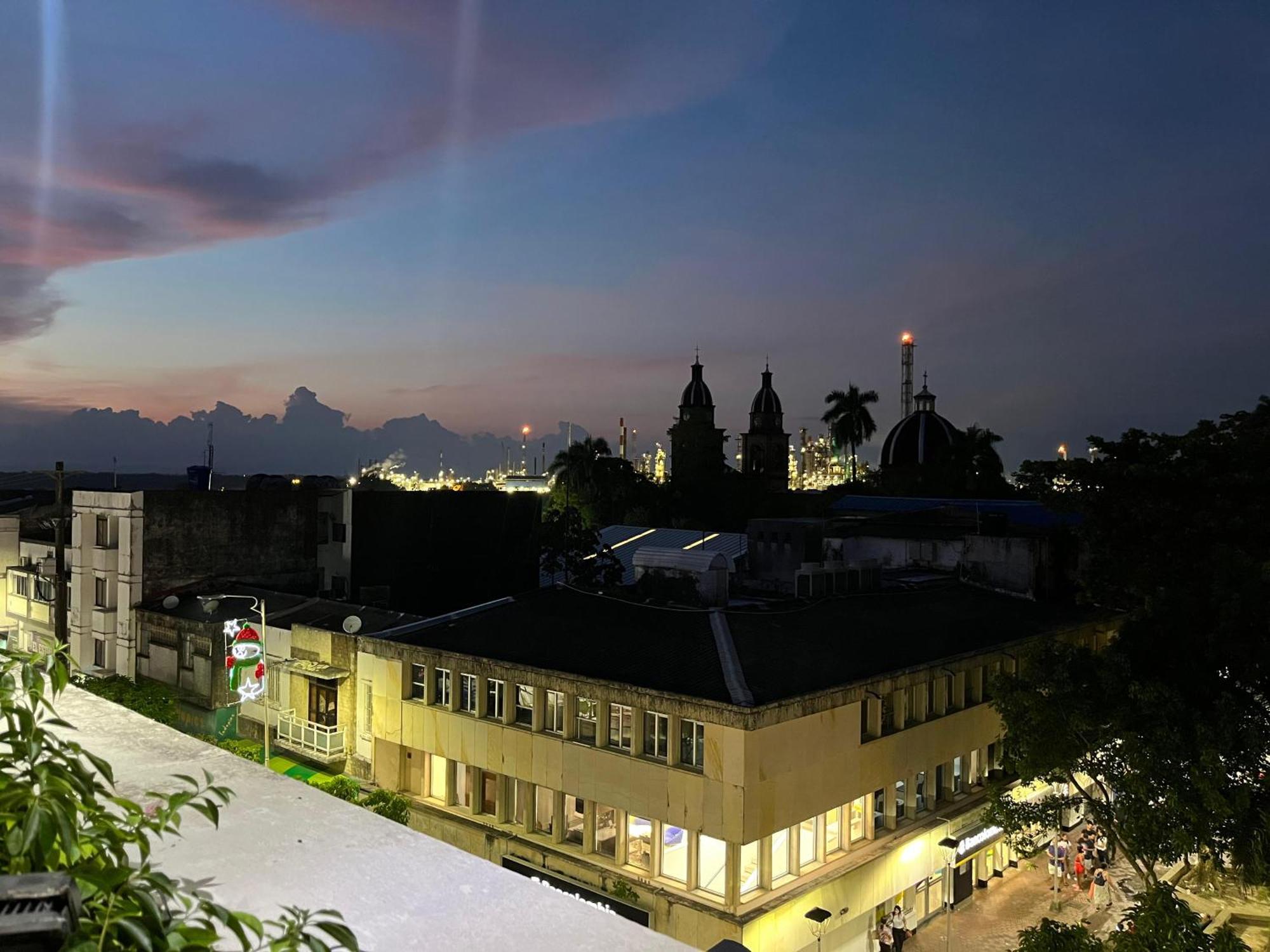 Hotel San Carlos Barrancabermeja Buitenkant foto