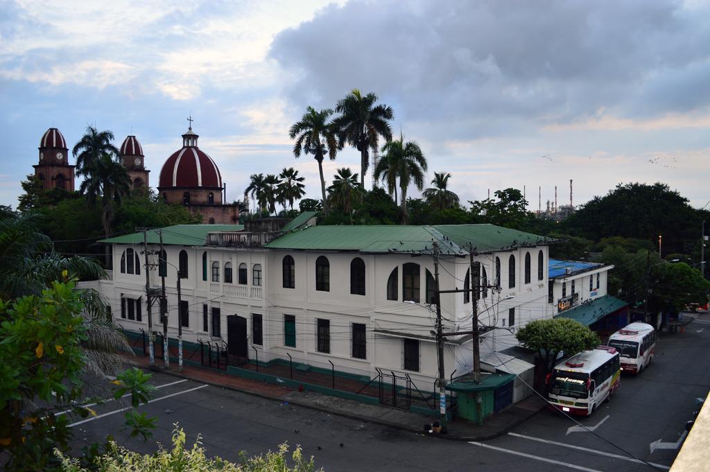 Hotel San Carlos Barrancabermeja Buitenkant foto